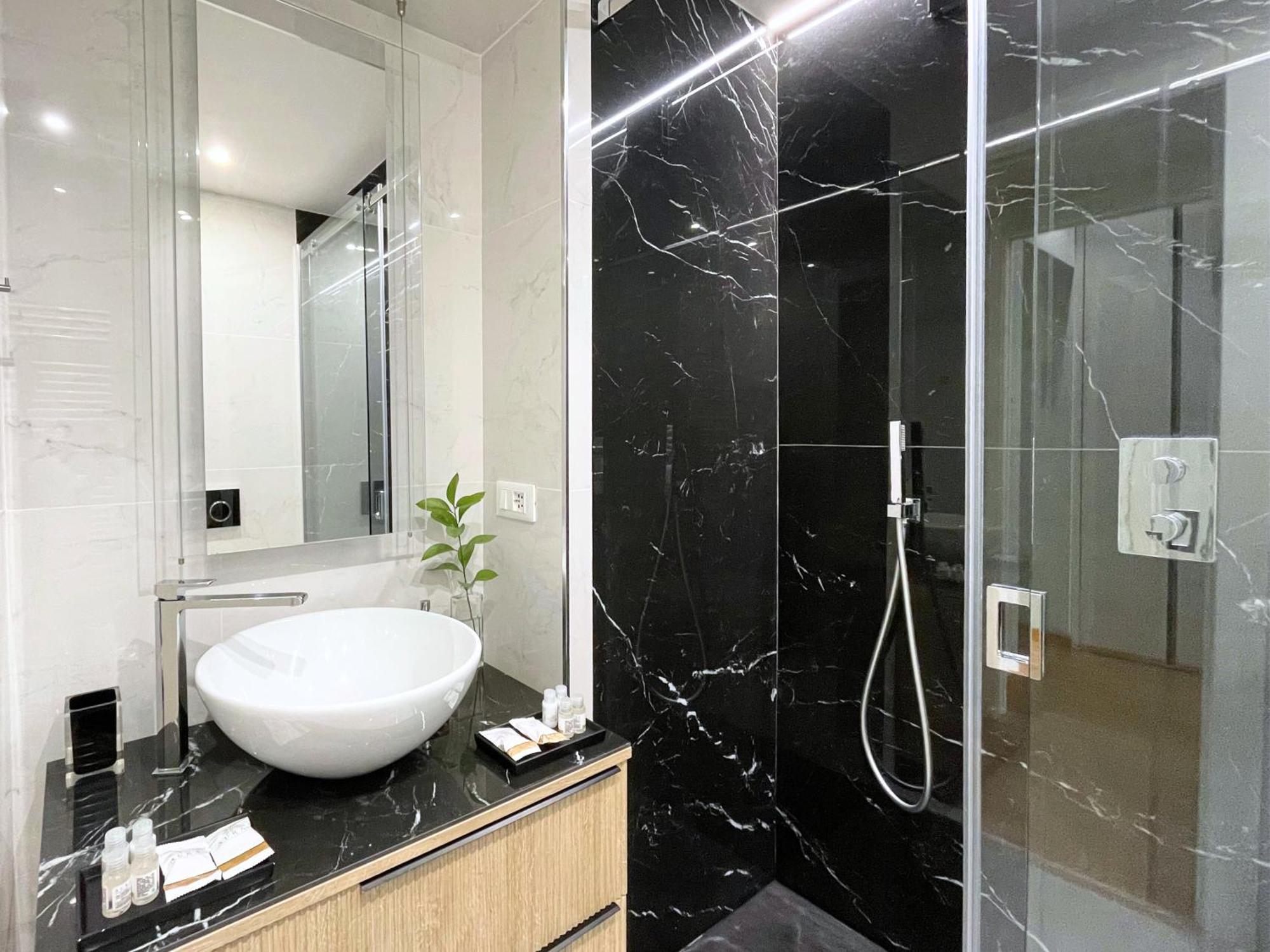 Jacuzzi Luxury Apartment In The Town Centre Torino Eksteriør bilde